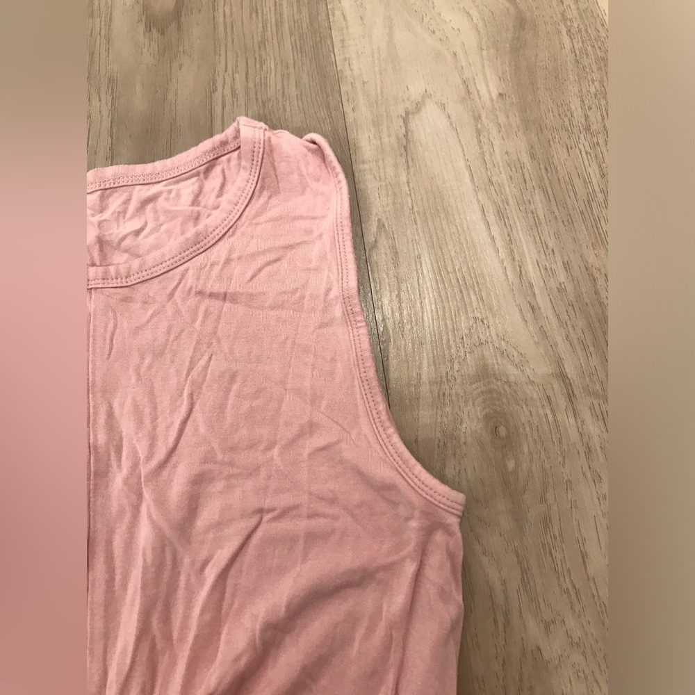 Alo yoga cover tank *Read* - Picture 3 of 11